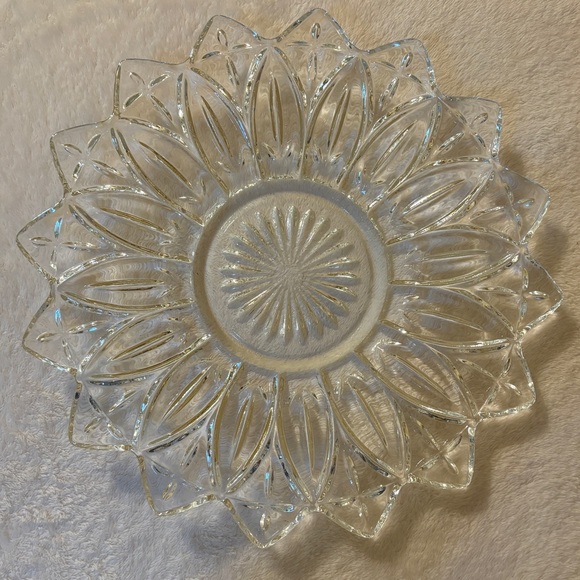Vintage Federal Glass Serving Plate Flower Petal Design Starburst 12 inches - Picture 10 of 11